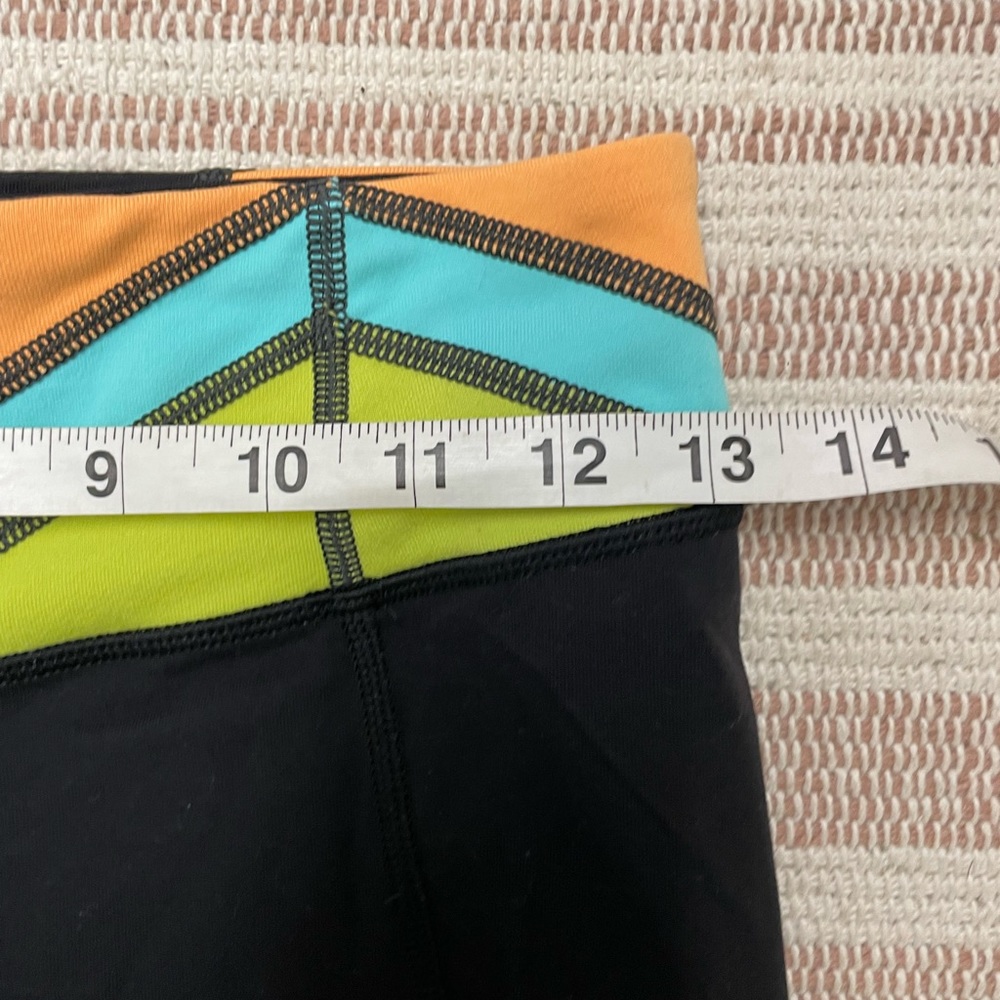| Lululemon | Gather & Crow Crop *Full-On Luon. Size 4. - Picture 13 of 15